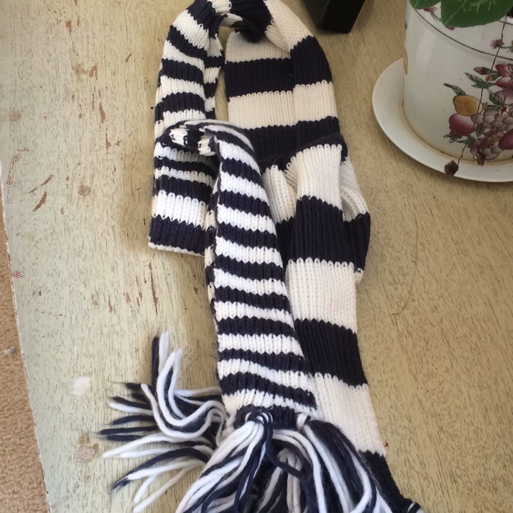 Long knitted scarf